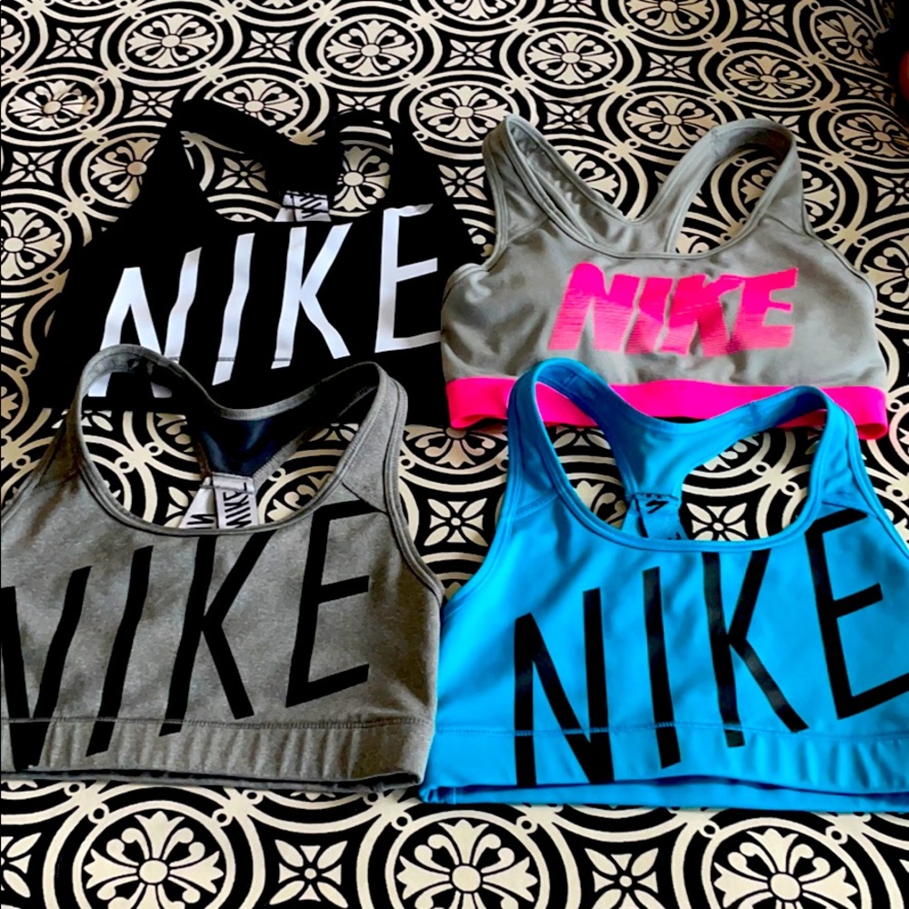 SPECIAL BUNDLE! 4 LIKE NEW Nike Sports Bras